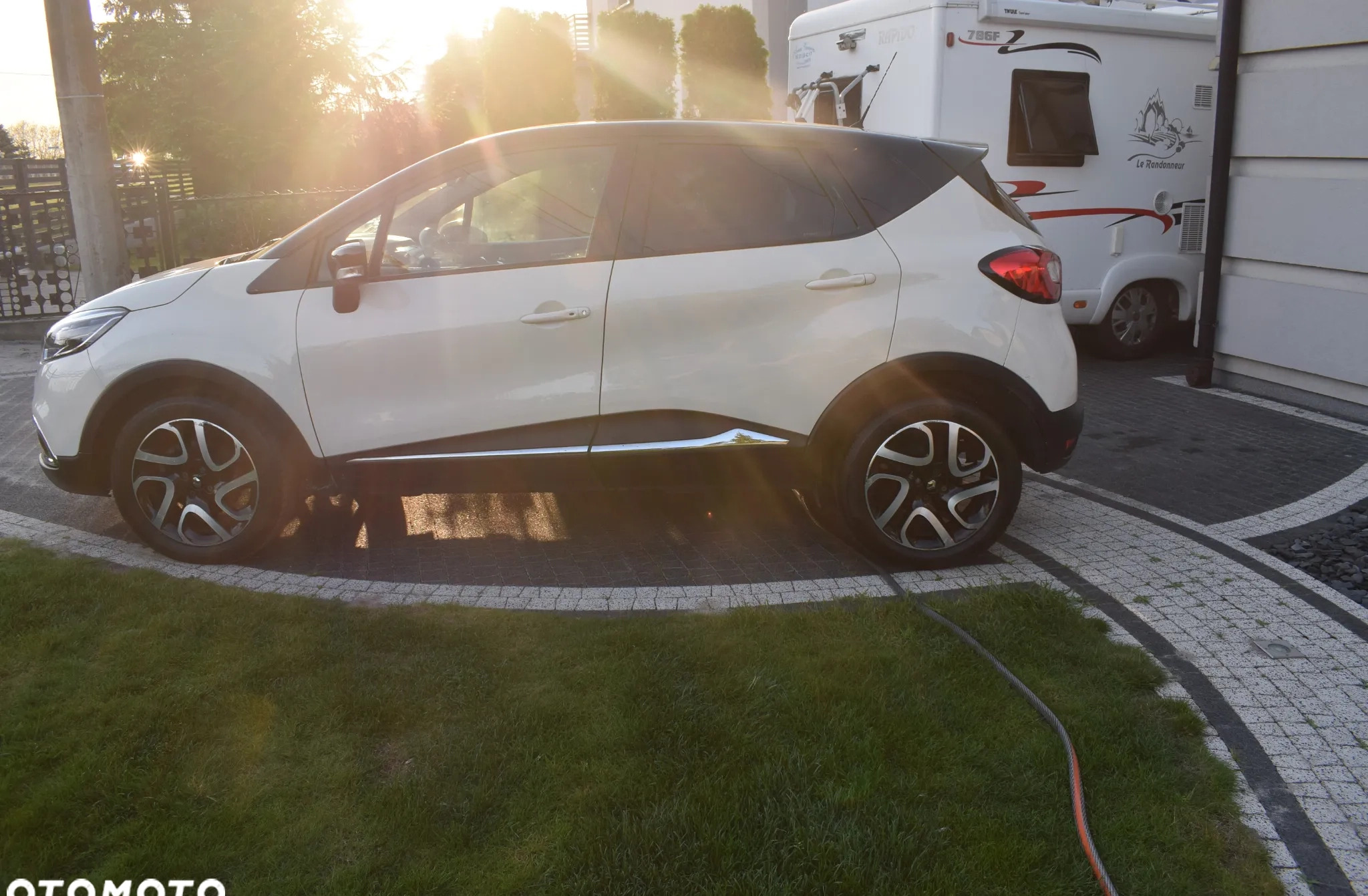 Renault Captur cena 32900 przebieg: 122000, rok produkcji 2014 z Frampol małe 121